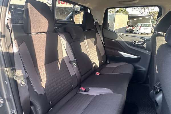 2024 Nissan Navara Black Edition D23
