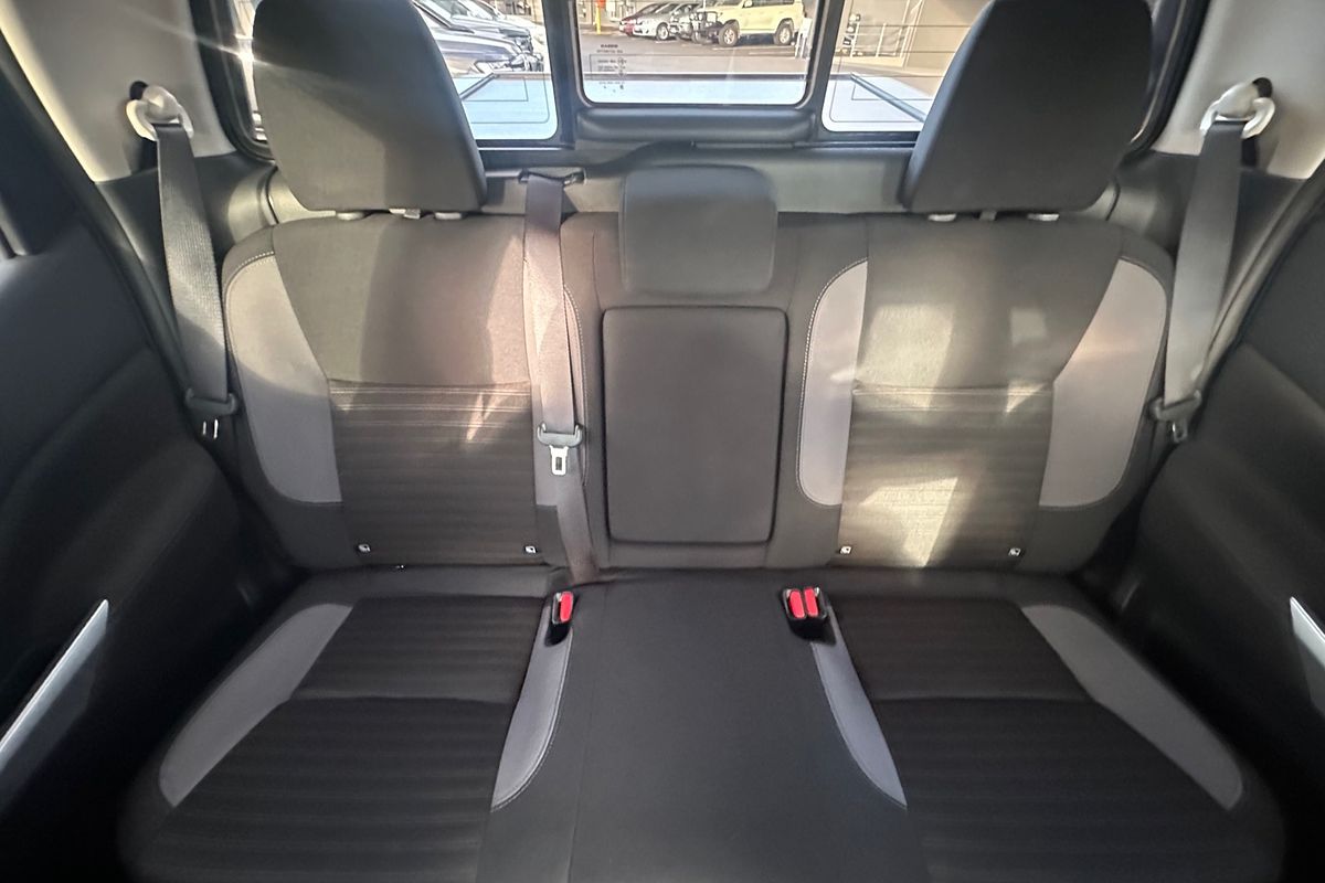 2024 Nissan Navara Black Edition D23