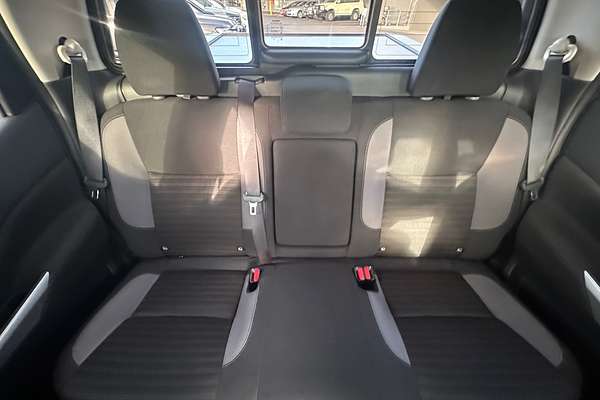2024 Nissan Navara Black Edition D23