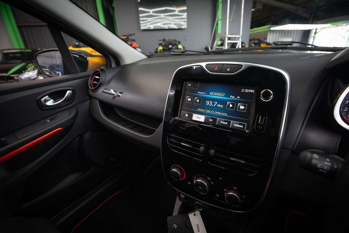 2015 Renault Clio R.S. 200 Cup IV B98