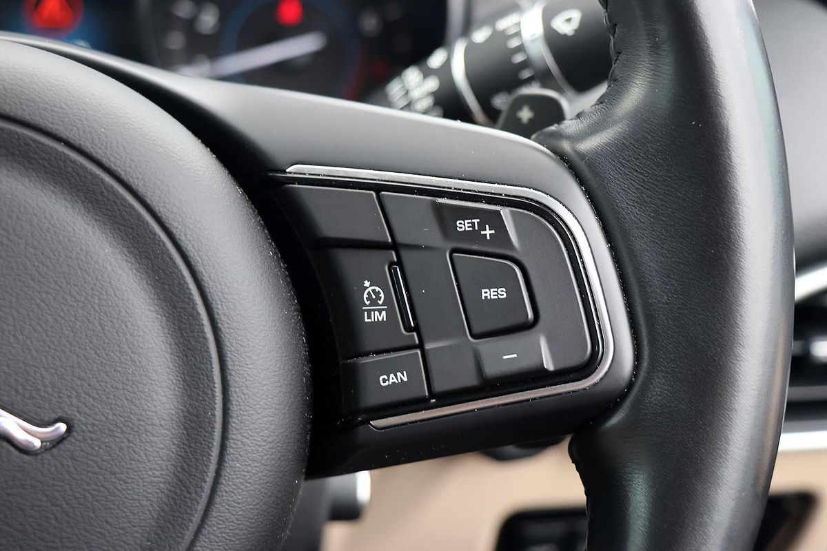 2016 Jaguar XE 20t Prestige X760