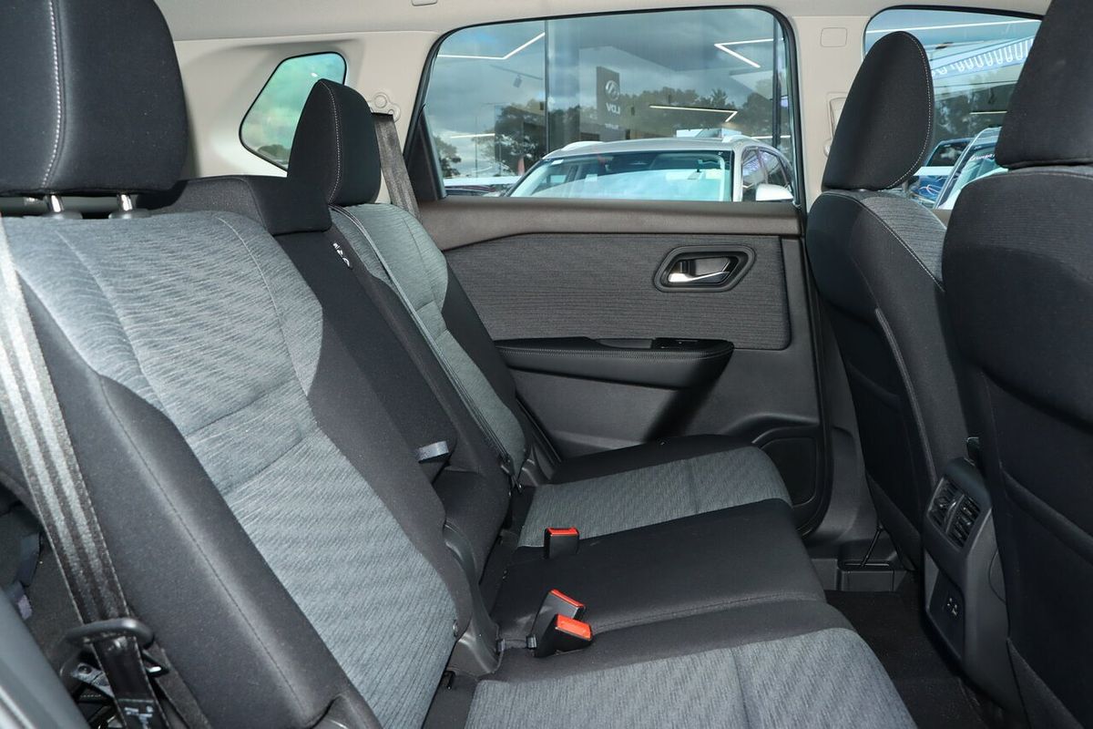 2024 Nissan X-TRAIL ST T33