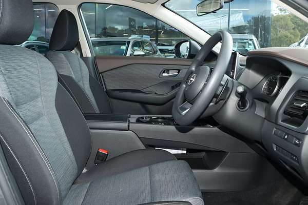 2024 Nissan X-TRAIL ST T33