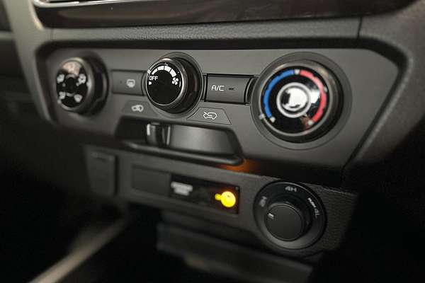 2025 Isuzu D-MAX X-RIDER 4X4