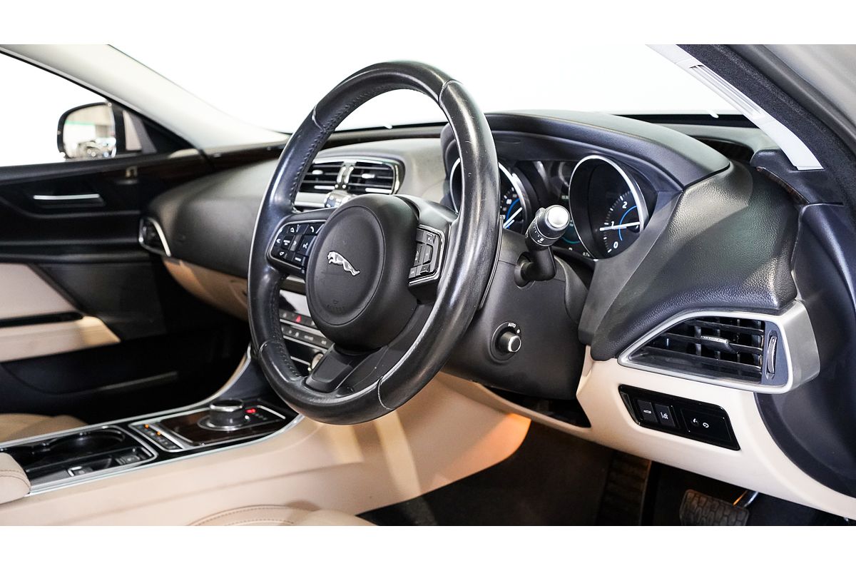 2016 Jaguar XE 20d Prestige X760