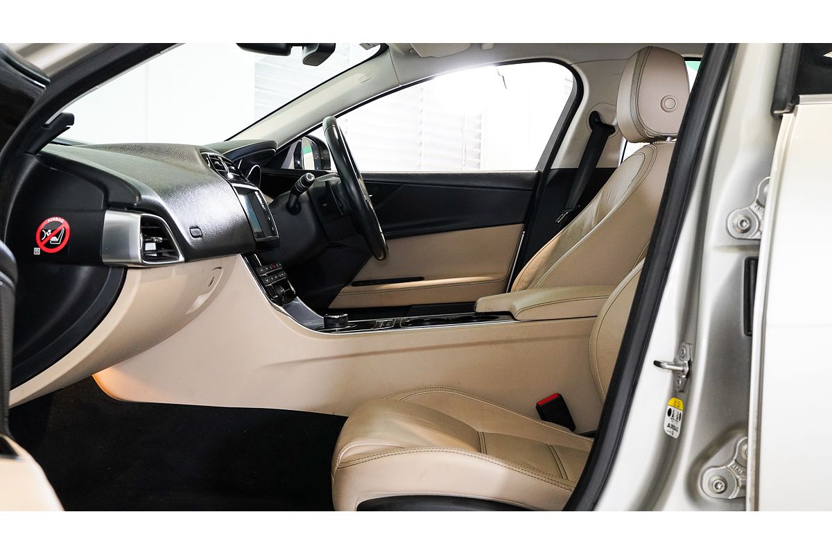 2016 Jaguar XE 20d Prestige X760