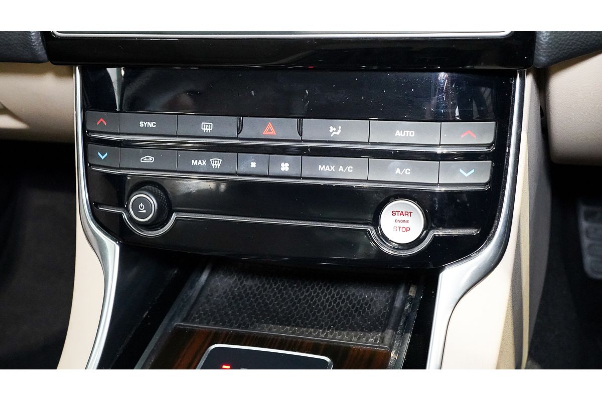 2016 Jaguar XE 20d Prestige X760