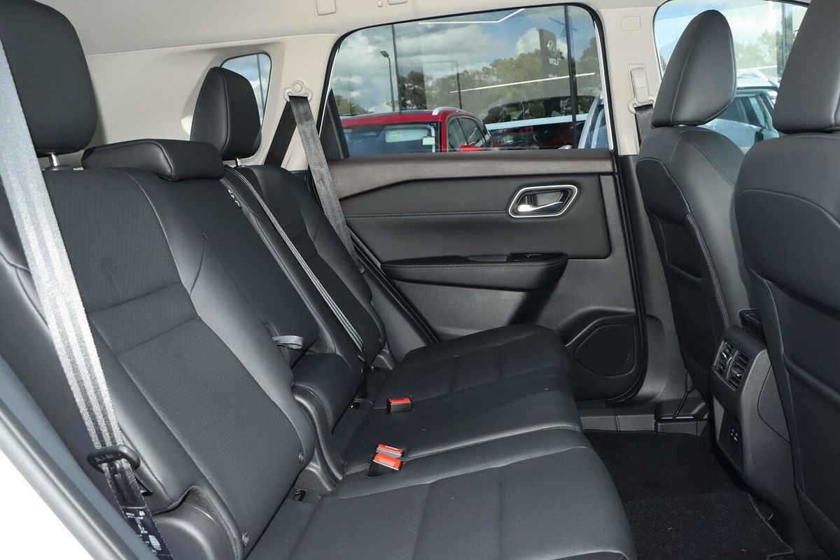 2024 Nissan X-TRAIL ST-L T33