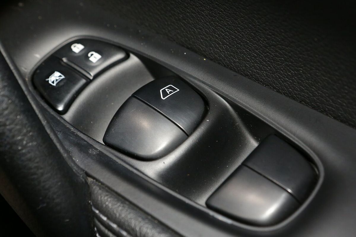 2015 Nissan QASHQAI Ti J11