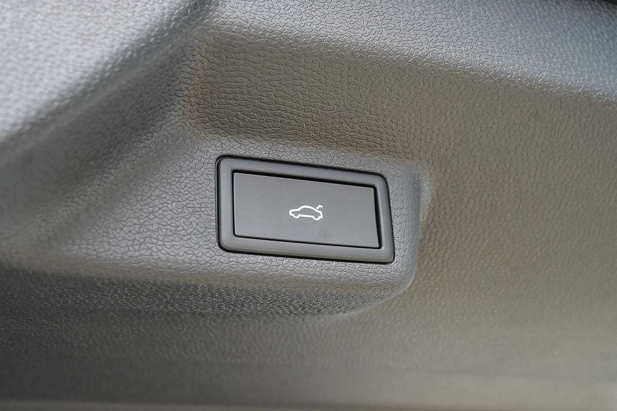 2025 Volkswagen ID. Buzz Cargo BEV550 EBN SWB