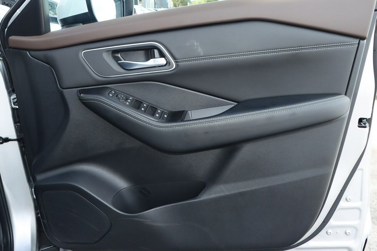 2024 Nissan X-TRAIL ST-L T33