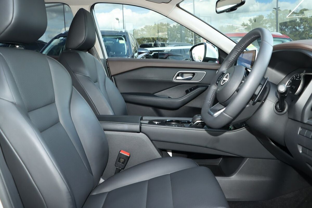 2024 Nissan X-TRAIL ST-L T33