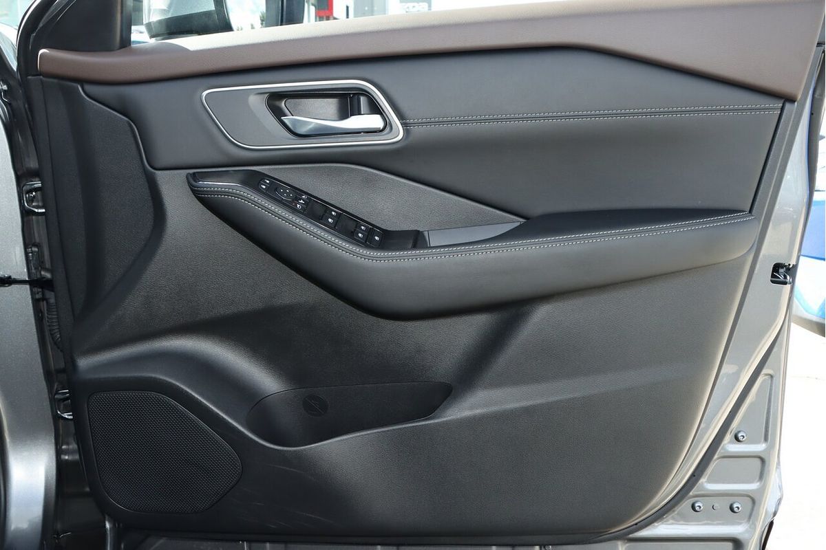 2024 Nissan X-TRAIL ST-L T33