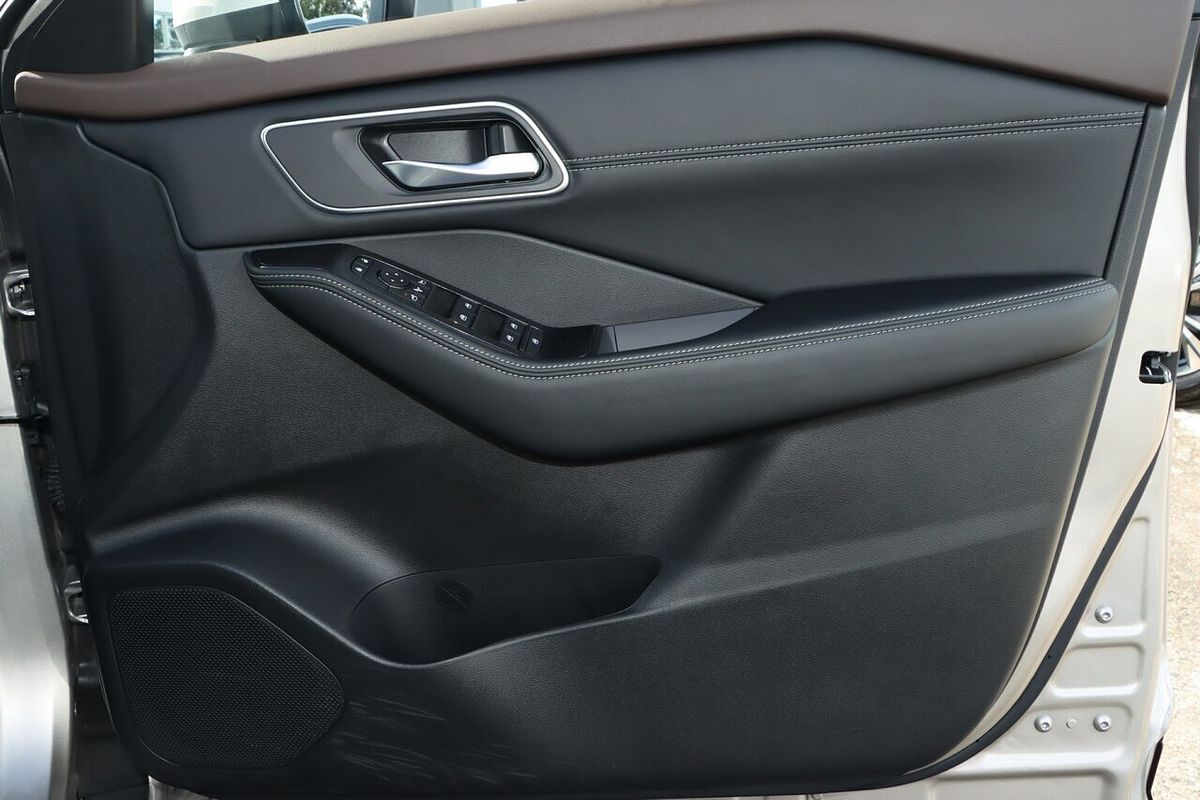 2024 Nissan X-TRAIL ST-L T33