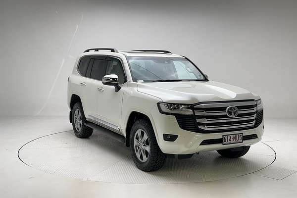 2023 Toyota Landcruiser Sahara FJA300R