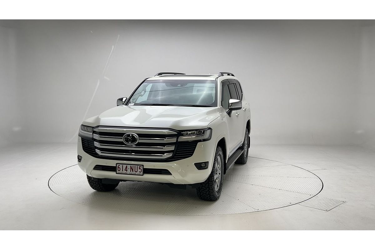2023 Toyota Landcruiser Sahara FJA300R