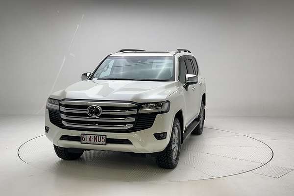 2023 Toyota Landcruiser Sahara FJA300R