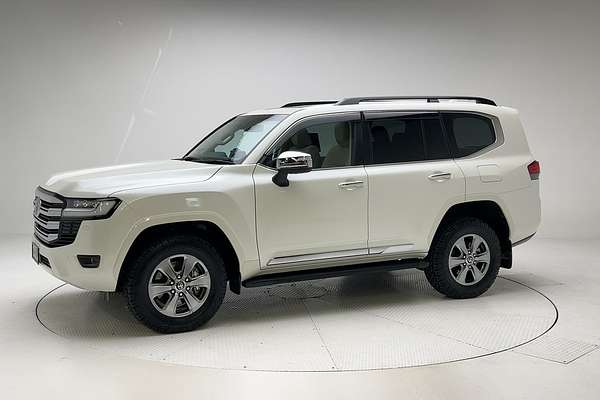 2023 Toyota Landcruiser Sahara FJA300R
