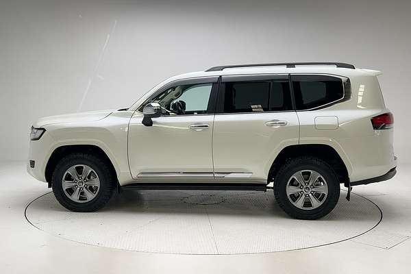 2023 Toyota Landcruiser Sahara FJA300R