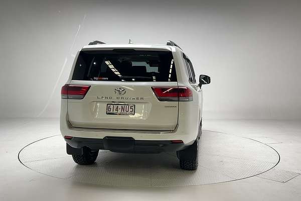 2023 Toyota Landcruiser Sahara FJA300R