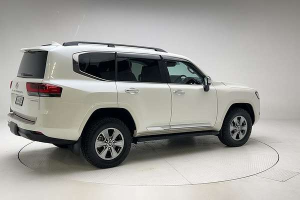 2023 Toyota Landcruiser Sahara FJA300R
