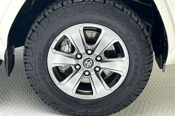 2023 Toyota Landcruiser Sahara FJA300R