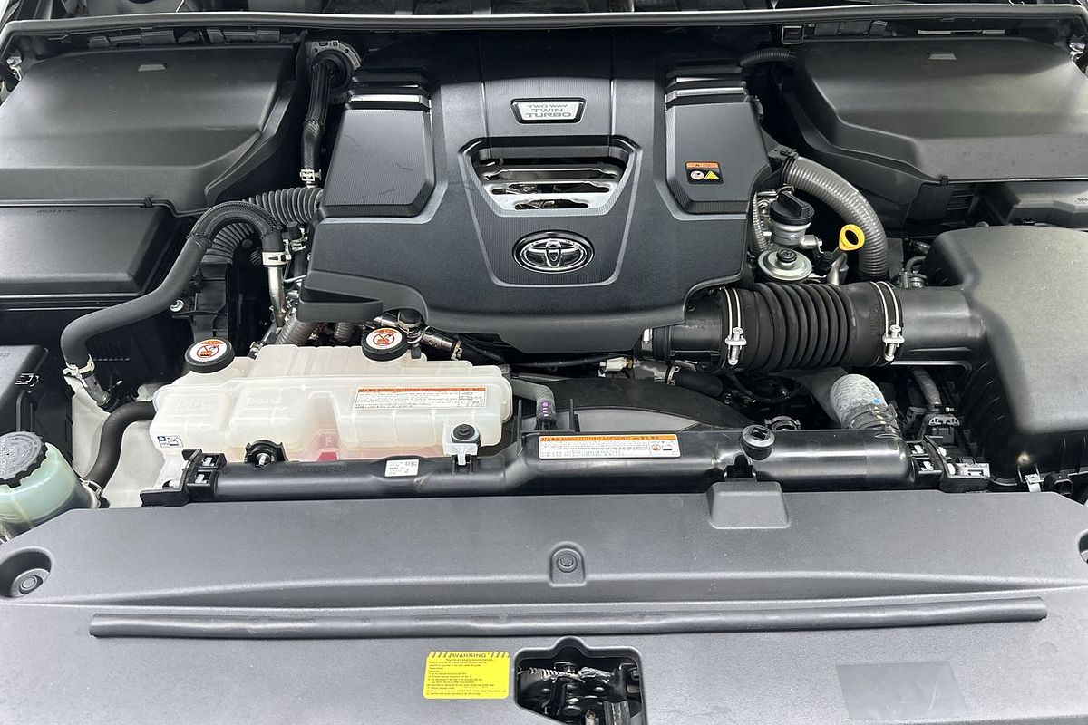 2023 Toyota Landcruiser Sahara FJA300R