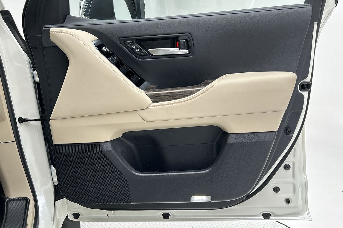 2023 Toyota Landcruiser Sahara FJA300R