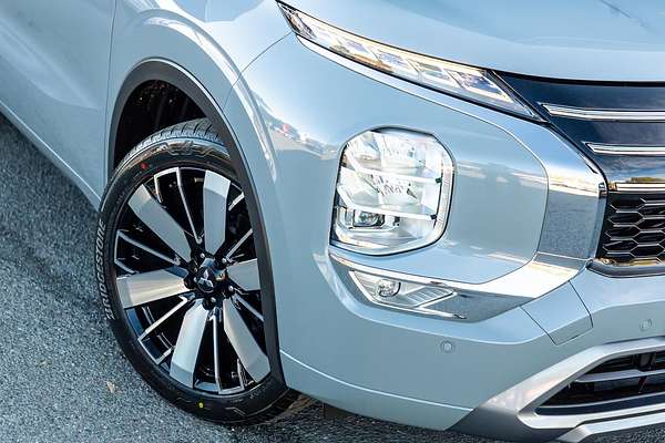 2025 Mitsubishi Outlander Exceed ZM