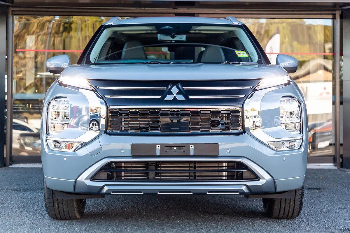2025 Mitsubishi Outlander Exceed ZM