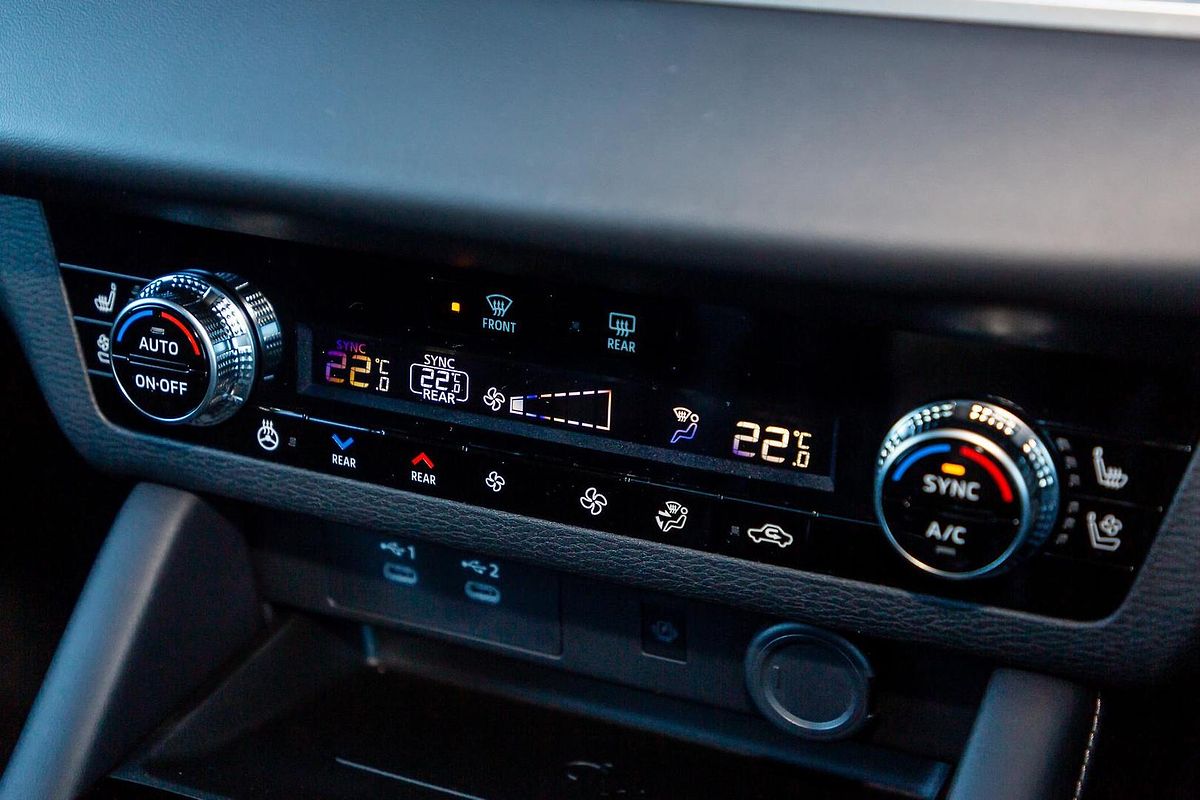 2025 Mitsubishi Outlander Exceed ZM