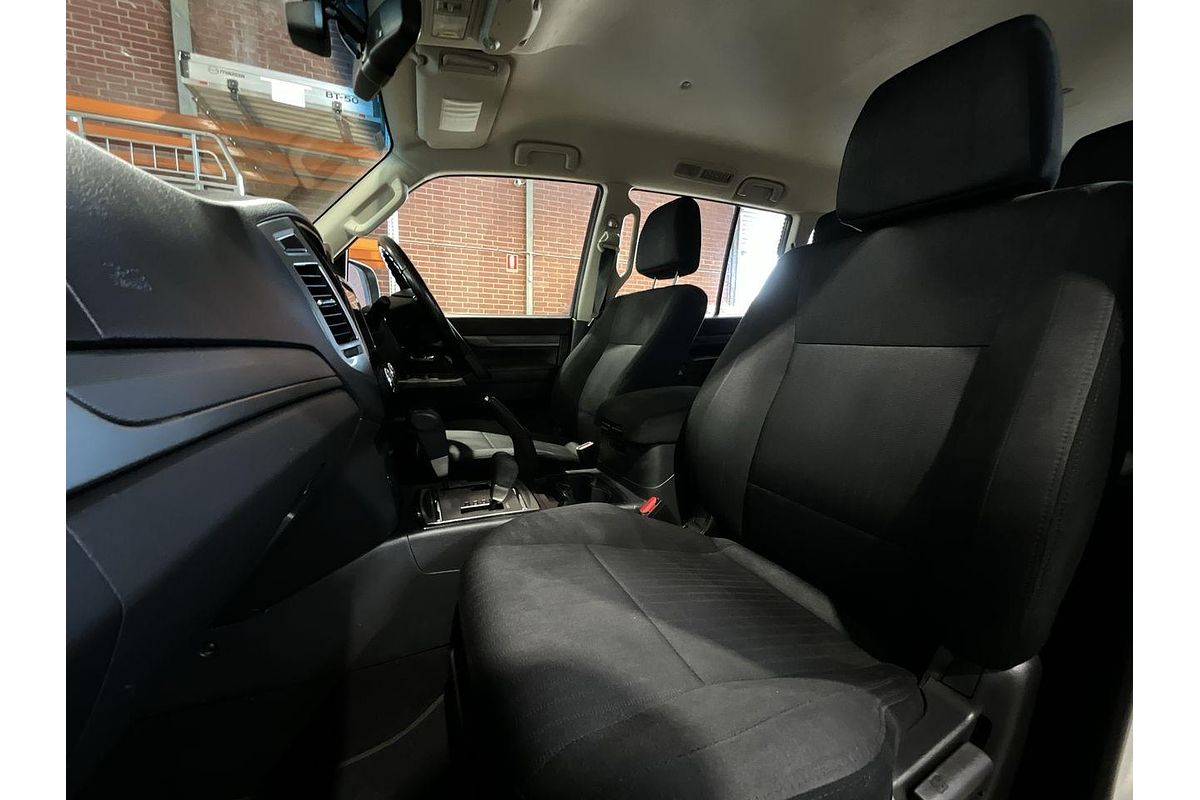 2020 Mitsubishi Pajero GLX NX