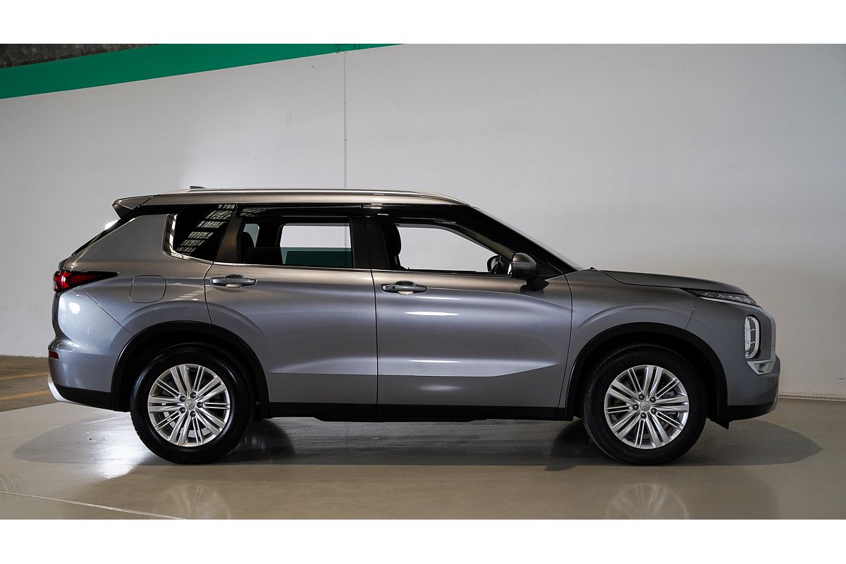 2022 Mitsubishi Outlander LS ZM