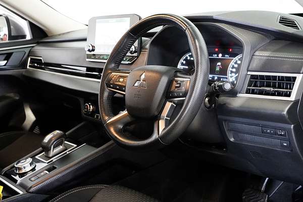 2022 Mitsubishi Outlander LS ZM