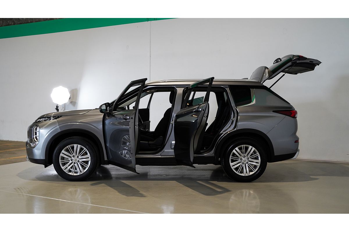 2022 Mitsubishi Outlander LS ZM