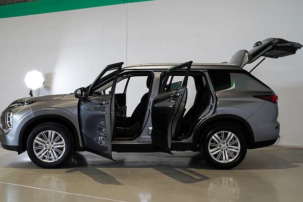 2022 Mitsubishi Outlander LS ZM
