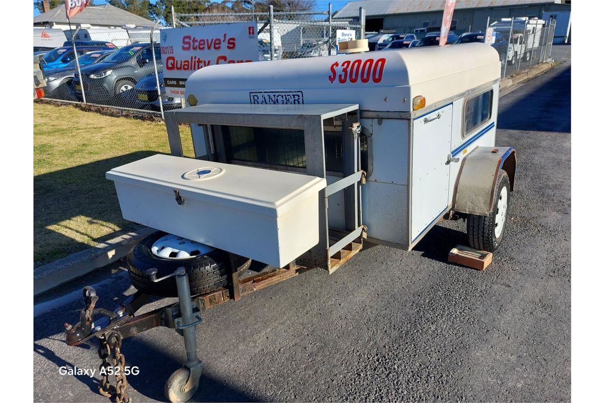 1990 Ranger Dog trailer 4 Berth
