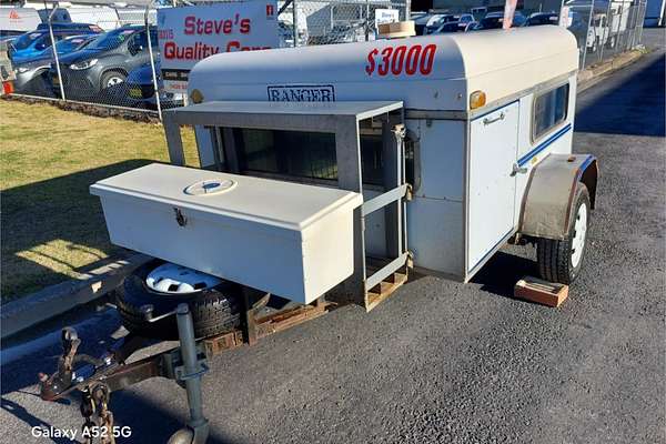1990 Ranger Dog trailer 4 Berth
