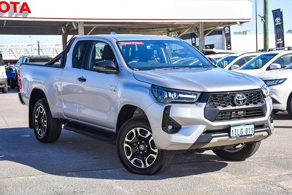 2024 Toyota Hilux SR5 GUN126R 4X4