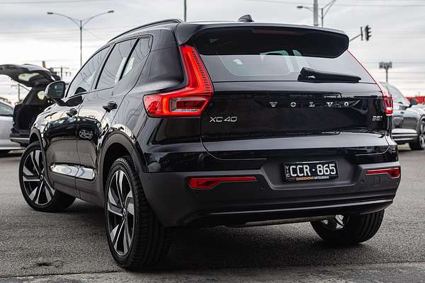 2022 Volvo XC40 Ultimate B5 Dark