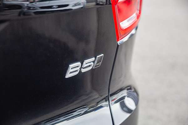 2022 Volvo XC40 Ultimate B5 Dark