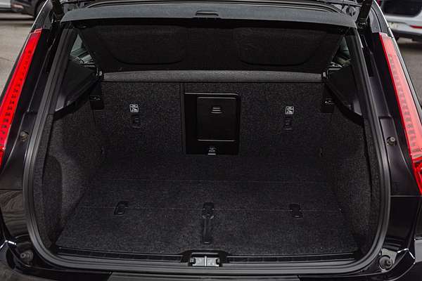 2022 Volvo XC40 Ultimate B5 Dark