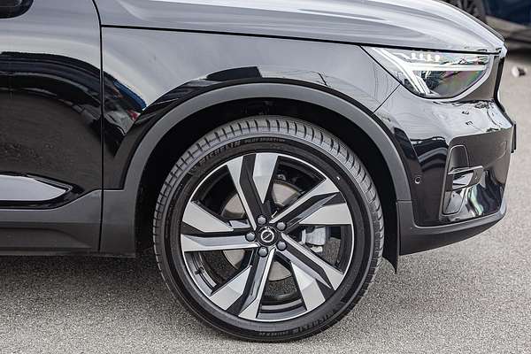 2022 Volvo XC40 Ultimate B5 Dark