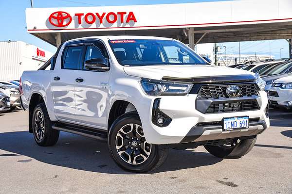 2025 Toyota Hilux SR5 GUN126R 4X4
