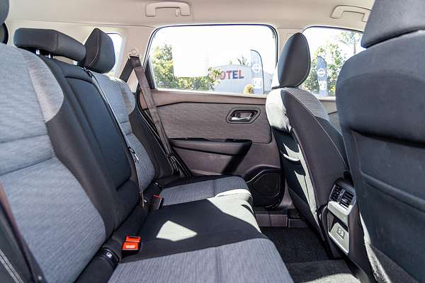 2024 Nissan X-TRAIL ST T33