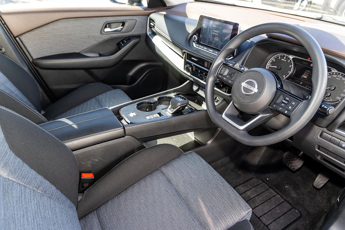 2024 Nissan X-TRAIL ST T33