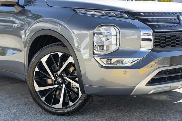 2023 Mitsubishi Outlander PHEV Exceed ZM
