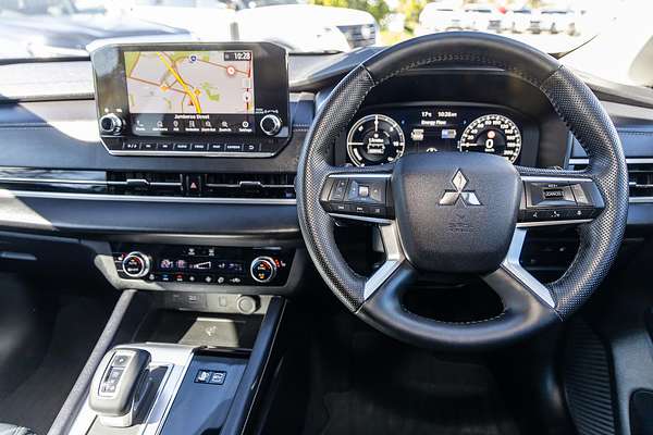2023 Mitsubishi Outlander PHEV Exceed ZM