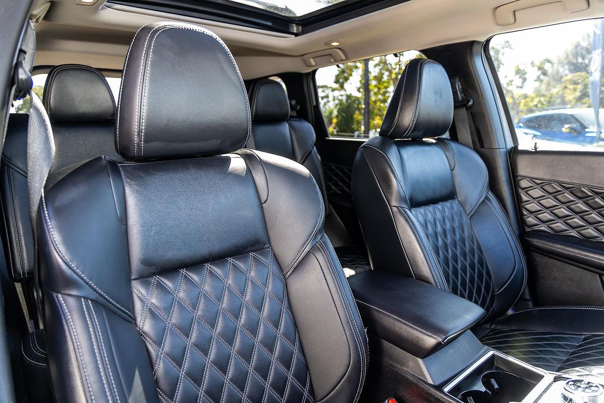 2023 Mitsubishi Outlander PHEV Exceed ZM