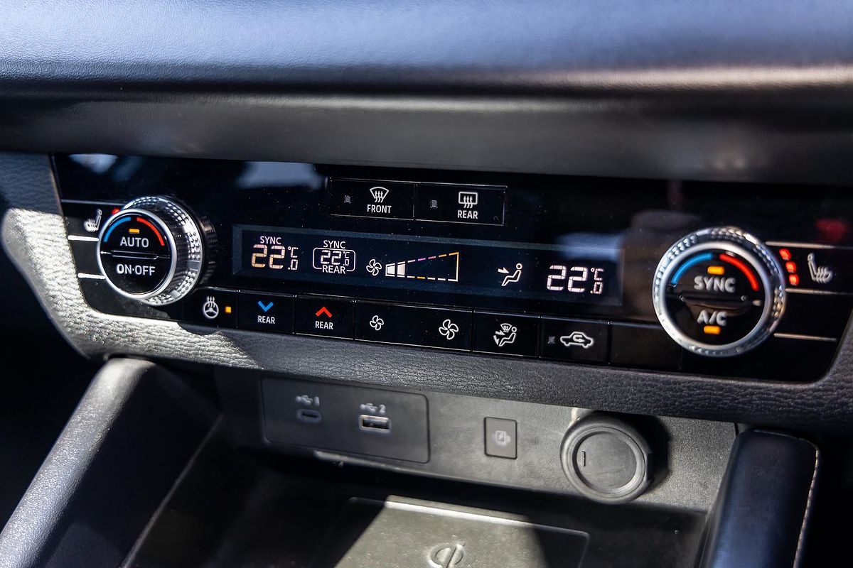 2023 Mitsubishi Outlander PHEV Exceed ZM